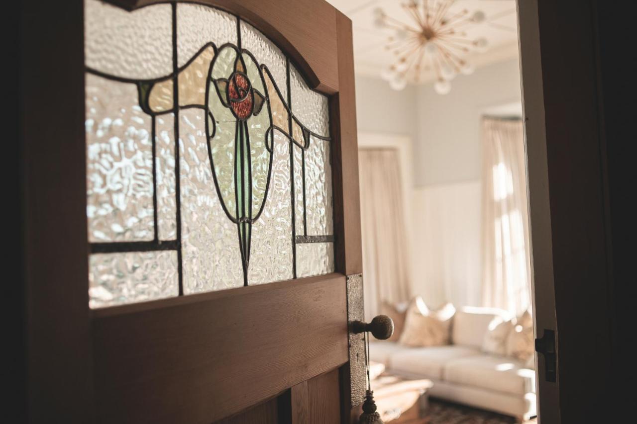 Bed and Breakfast Cedar House Гисборн Экстерьер фото