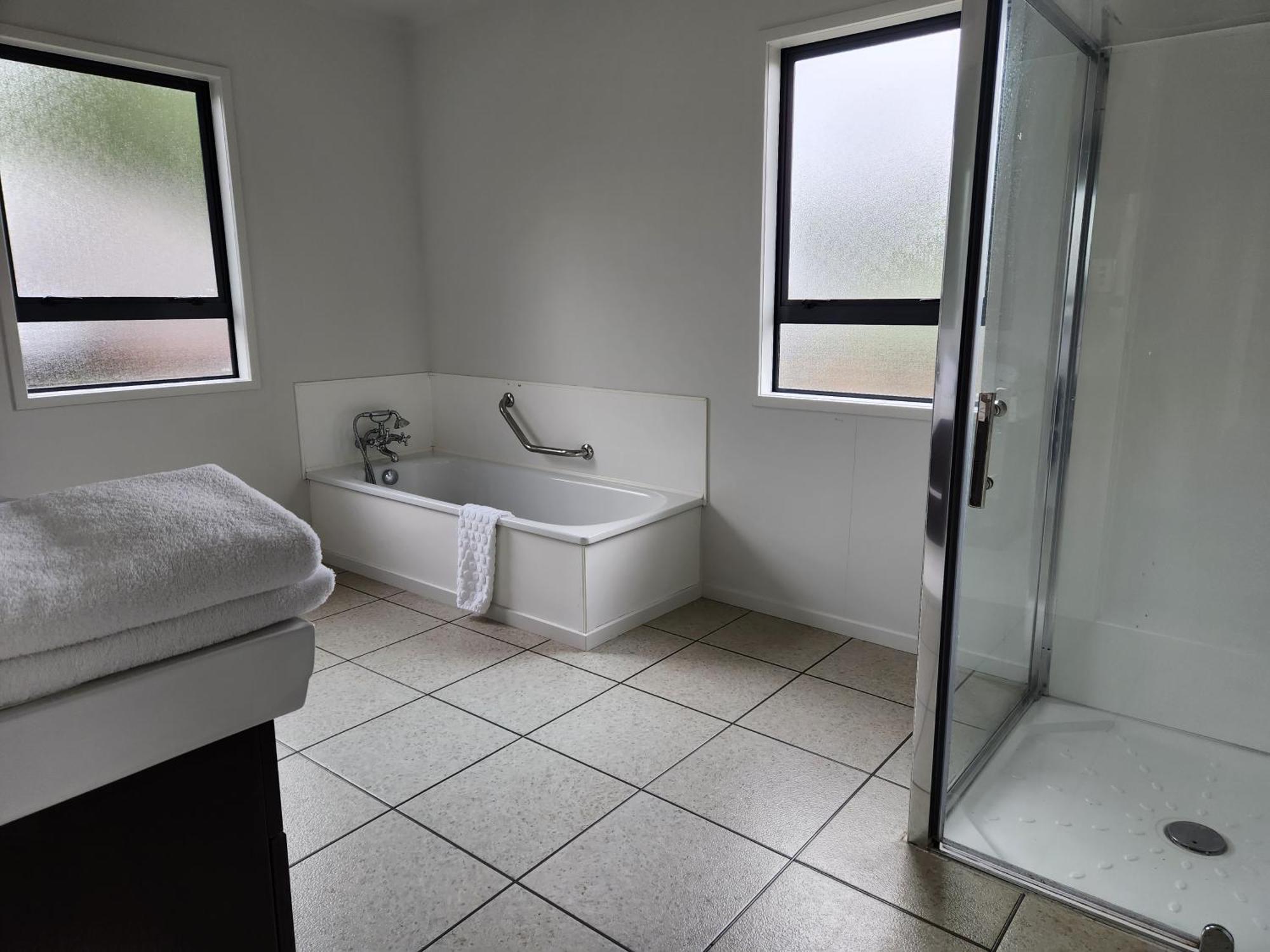 Bed and Breakfast Cedar House Гисборн Экстерьер фото